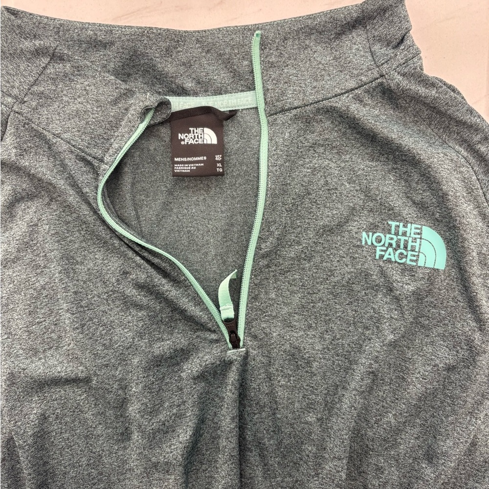 The North Face 1/4 zip size XL - Picture 3 of 5